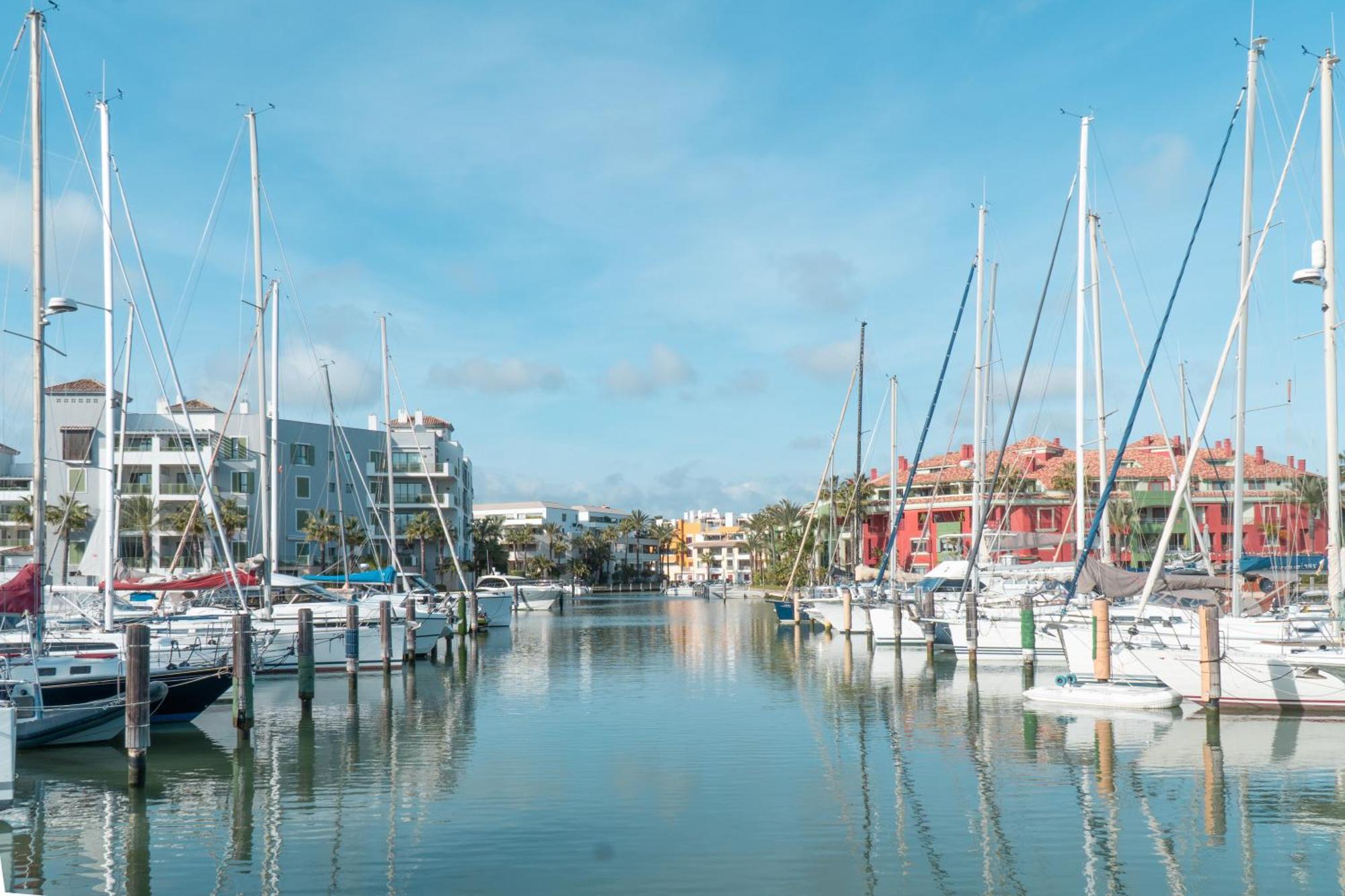 Maravilloso Apartamento En Sotogrande Playa Exterior foto